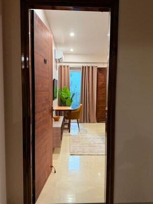 Building Lobby in 1 BHK Builder Floor at South City 1 – for Rent