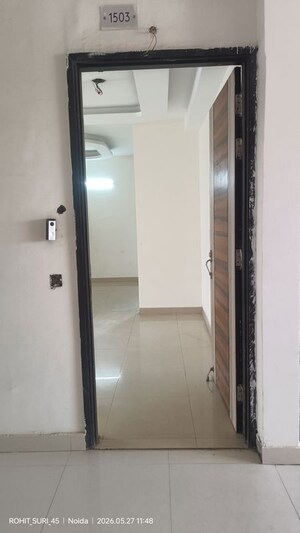 Room in 3 BHK Apartment at Samridhi Luxuriya Avenue, Sector 150 – for Rent