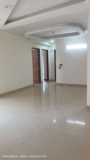 Room in 3 BHK Apartment at Samridhi Luxuriya Avenue, Sector 150 – for Rent