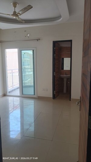 Room in 3 BHK Apartment at Samridhi Luxuriya Avenue, Sector 150 – for Rent