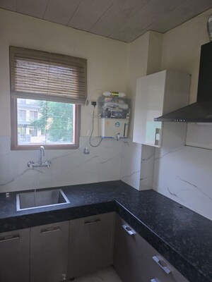 Kitchen in 1 BHK Builder Floor at Sector 40 – for Rent