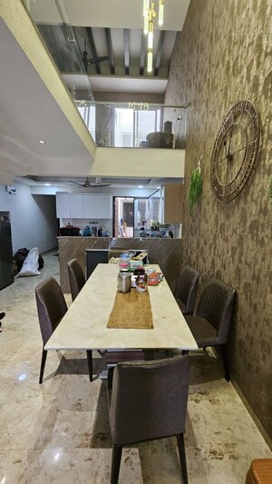 Team Area in 3 BHK Independent House at Nipania – for Rent