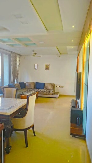 Team Area in 3 BHK Apartment at Oberoi Exquisite Goregaon, Goregaon East – for Rent