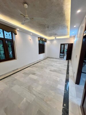 3 BHK Builder Floor For Rent in Naraina