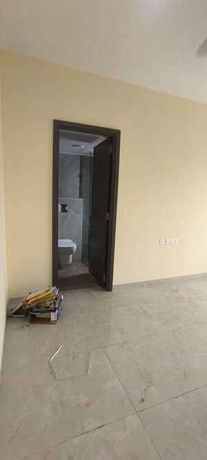 Room in 2 BHK Apartment at IM Applaud 38, Goregaon East – for Rent