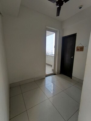 Bathroom in 3.5 BHK Apartment at M3M Escala, Sector 70a – for Rent