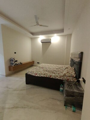 Bedroom in 3 BHK Builder Floor at Craft Destination 43, Sector 43 – for Rent
