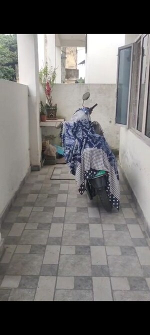 Parking in 2 BHK Independent House at Panditwari – for Rent