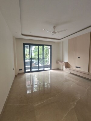 Room in 4 BHK Builder Floor at Sector 43 – for Rent