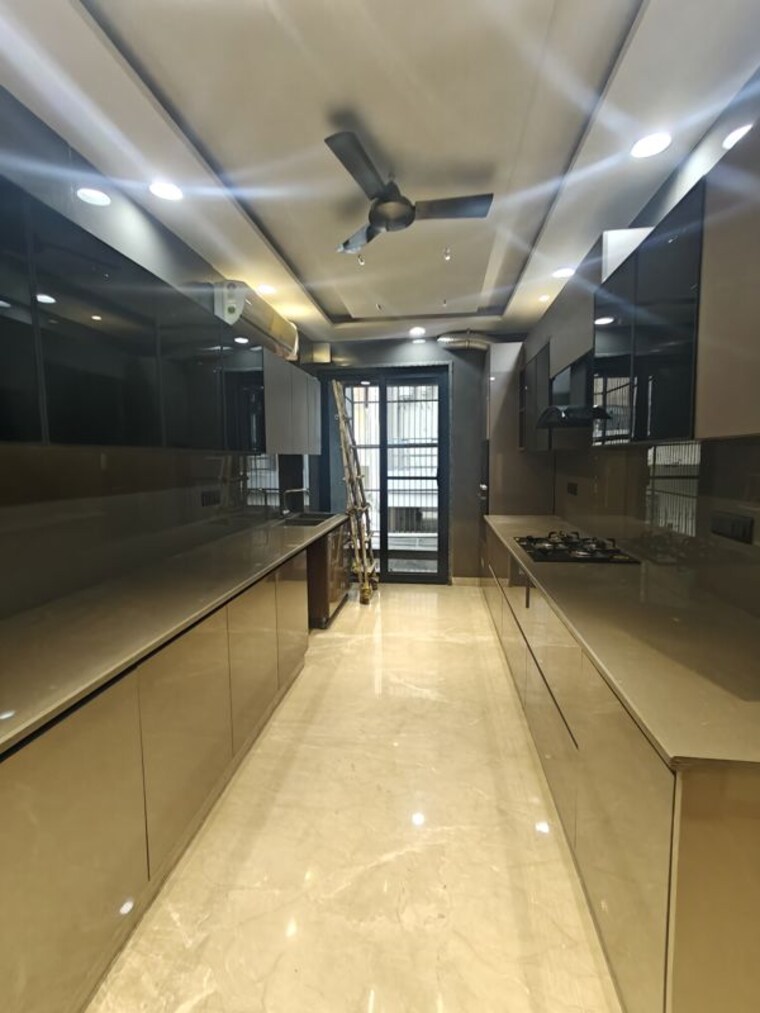 undefined, sector 43 4 Bedroom 300 Sq.Yd. Builder Floor In Sector 43 Gurgaon 10581518