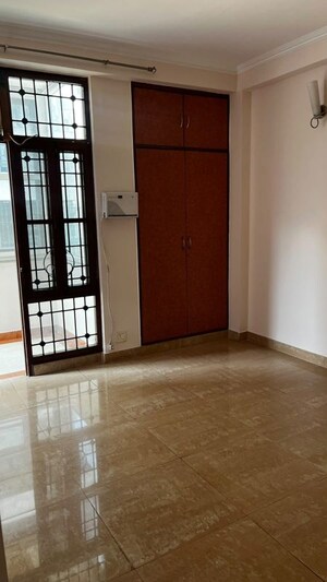 Room in 3 BHK Builder Floor at Ardee City, Sector 52 – for Sale