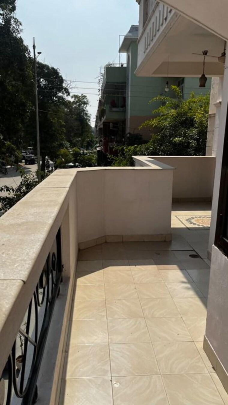 Balcony, ardee-city 3 Bedroom 1530 Sq.Ft. Builder Floor In Sector 52 Gurgaon 10581520