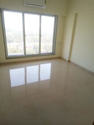 Room in 3 BHK Apartment at Ruparel Orion, Chembur – for Rent