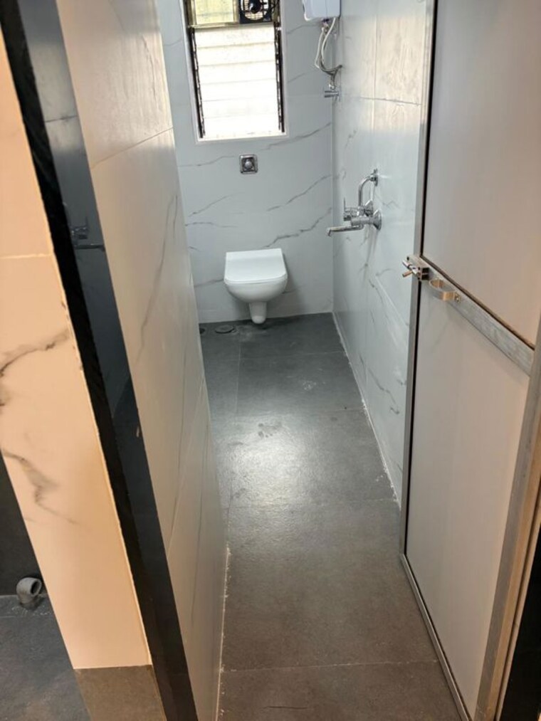 Bathroom, mahim 2 Bedroom 750 Sq.Ft. Apartment In Mahim Mumbai 10581551
