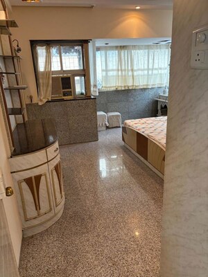 Room in 2 BHK Apartment at Mahim – for Rent
