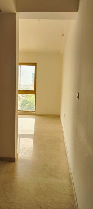 Room in 4 BHK Apartment at Godrej RKS, Chembur – for Rent