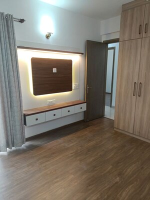 Room in 2.5 BHK Apartment at The Center Court, Sector 88a – for Rent