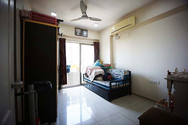 Room, shela 3 Bedroom 1960 Sq.Ft. Apartment In Shela Ahmedabad 10581400
