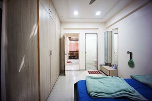 Room in 3 BHK Apartment at Shela – for Sale