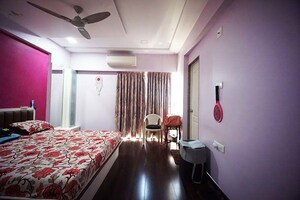 Room in 3 BHK Apartment at Shela – for Sale