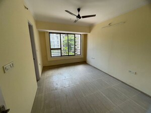 Room in 2 BHK Apartment at Kukreja Estate, Chembur – for Rent