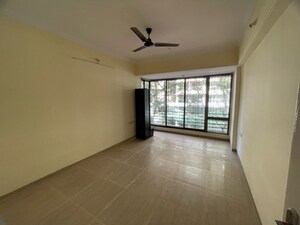 Room in 2 BHK Apartment at Kukreja Estate, Chembur – for Rent