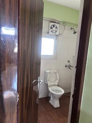 Bathroom in 3 BHK Villa at Eros Rosewood City, Sector 49 – for Rent
