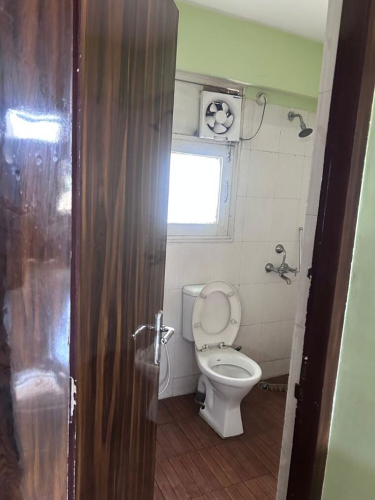 Bathroom, eros-rosewood-city 3 Bedroom 162 Sq.Yd. Villa In Sector 49 Gurgaon 10581614