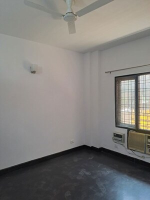 Room in 3 BHK Builder Floor at Ardee City, Sector 52 – for Sale