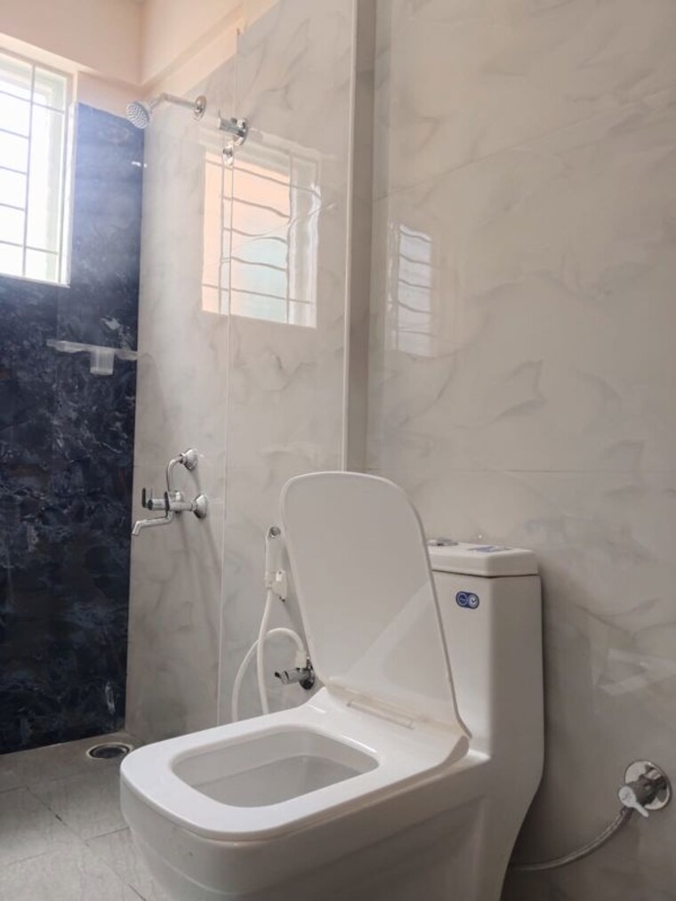 Bathroom, btm layout 1 1 Bedroom 600 Sq.Ft. Apartment In Btm Layout 1 Bangalore 10581641