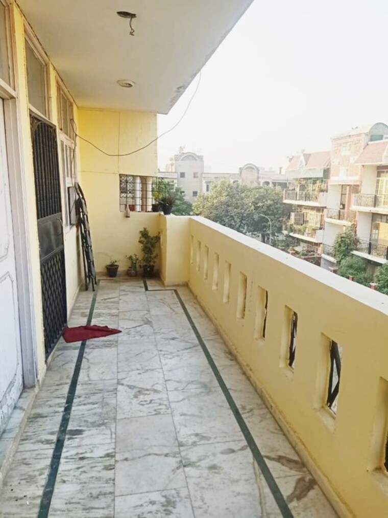 Balcony, ardee-city 3.5 Bedroom 1575 Sq.Ft. Builder Floor In Sector 52 Gurgaon 10581633