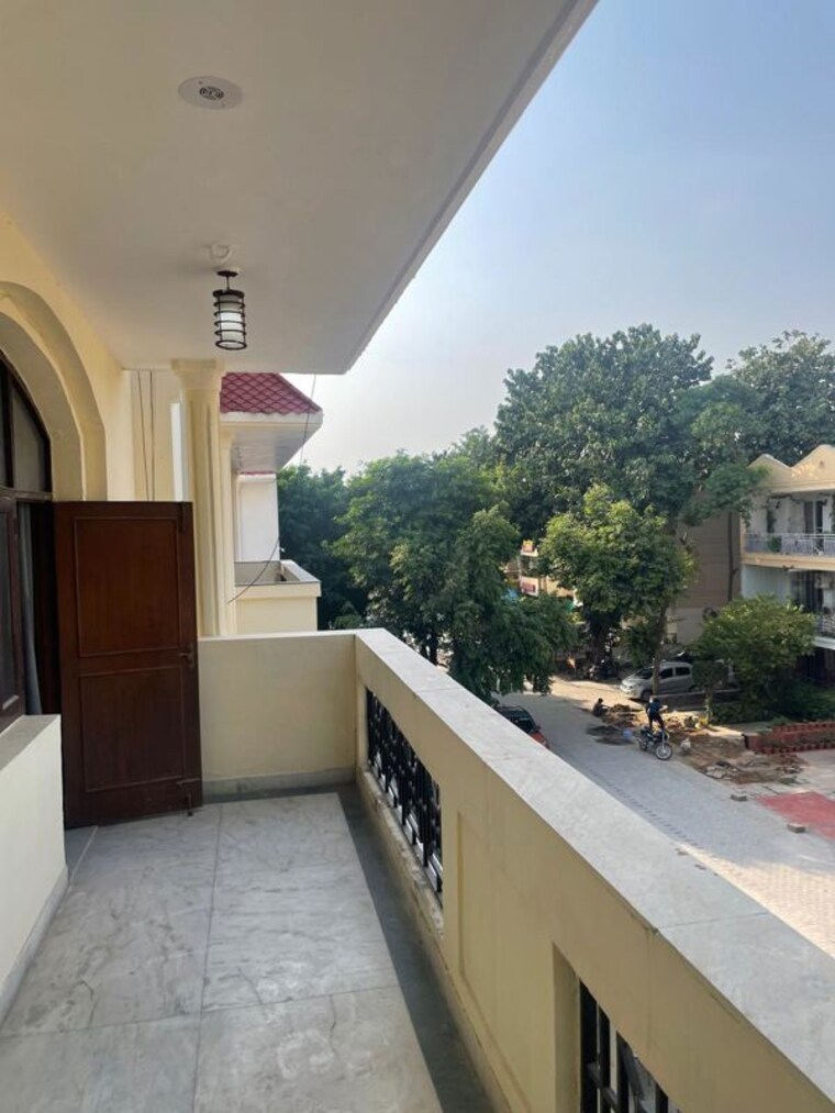 Balcony, ardee-city 3.5 Bedroom 1575 Sq.Ft. Builder Floor In Sector 52 Gurgaon 10581633