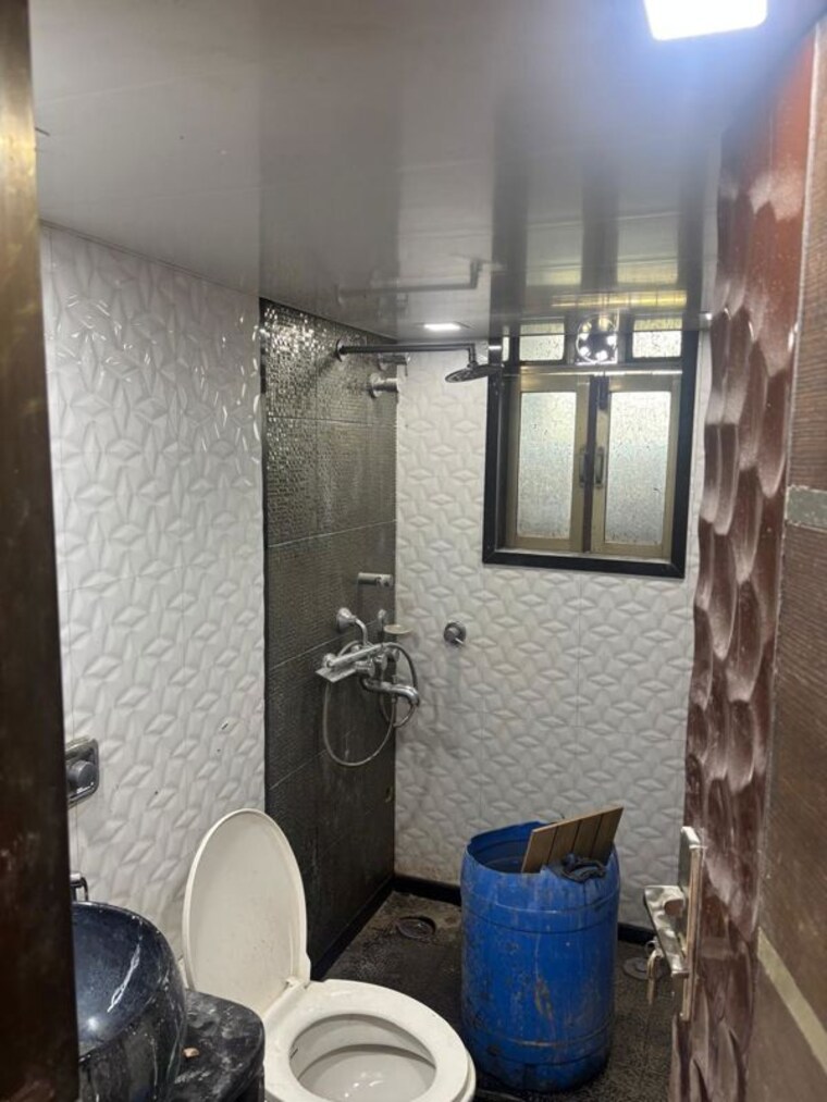 Bathroom, mahim west 2 Bedroom 650 Sq.Ft. Apartment In Mahim West Mumbai 10581651
