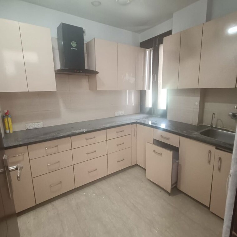Kitchen, sector 15 2 Bedroom 1800 Sq.Ft. Builder Floor In Sector 15 Gurgaon 10581657