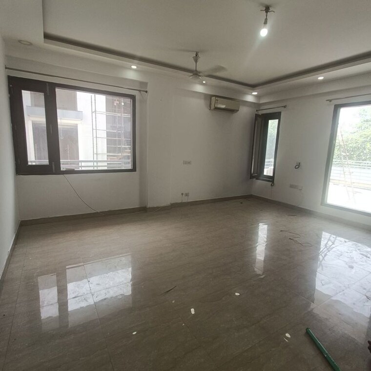 Room, sector 15 2 Bedroom 1800 Sq.Ft. Builder Floor In Sector 15 Gurgaon 10581657