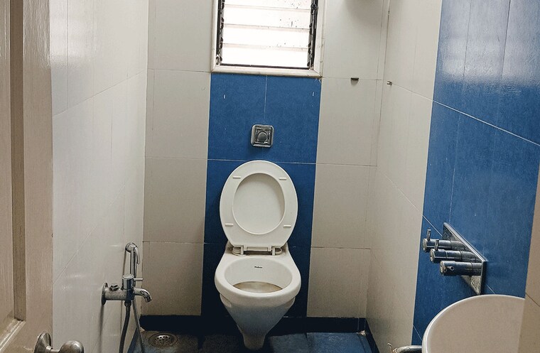 Bathroom, mahatma jyotibha phule nagar Pg For Boys In Mahatma Jyotibha Phule Nagar 10581665