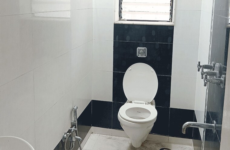 Bathroom, mahatma jyotibha phule nagar Pg For Boys In Mahatma Jyotibha Phule Nagar 10581665