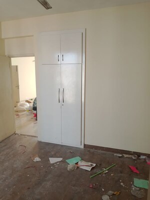 Room in 3.5 BHK Apartment at Emaar Palm Hills, Sector 77 – for Rent