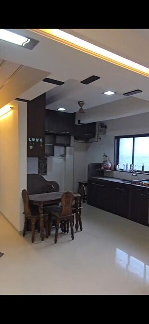 Team Area in 2 BHK Apartment at Damodar Park Apartment, Ghatkopar West – for Rent