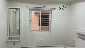 Room in 2.5 BHK Apartment at Chanda Nagar – for Rent