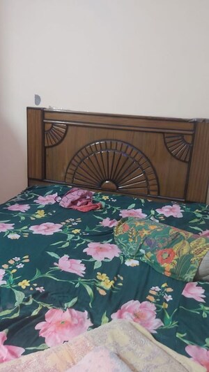 Bedroom in 2.5 BHK Builder Floor at Mayur Vihar – for Sale