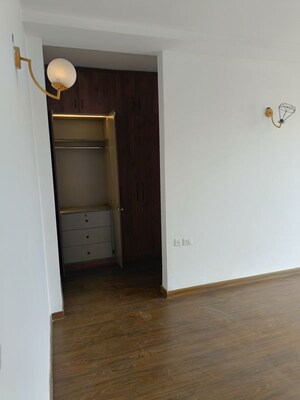 Room in 3 BHK Apartment at ATS Marigold, Sector 89a – for Rent