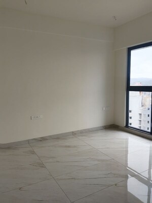Room in 3 BHK Apartment at Raymond The Address, Pokhran Road No Two – for Rent