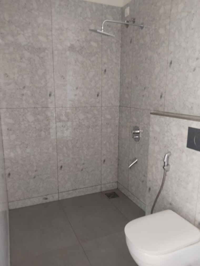 Bathroom, raymond-the-address 3 Bedroom 1100 Sq.Ft. Apartment In Pokhran Road No Two Thane 10581753
