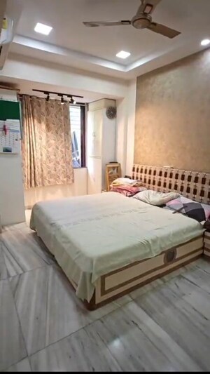 Bedroom in 2 BHK Apartment at Tirath Apartment, Vile Parle West – for Rent