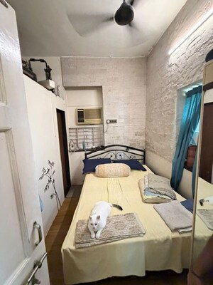 Bedroom in 1 BHK Apartment at Khar West – for Rent