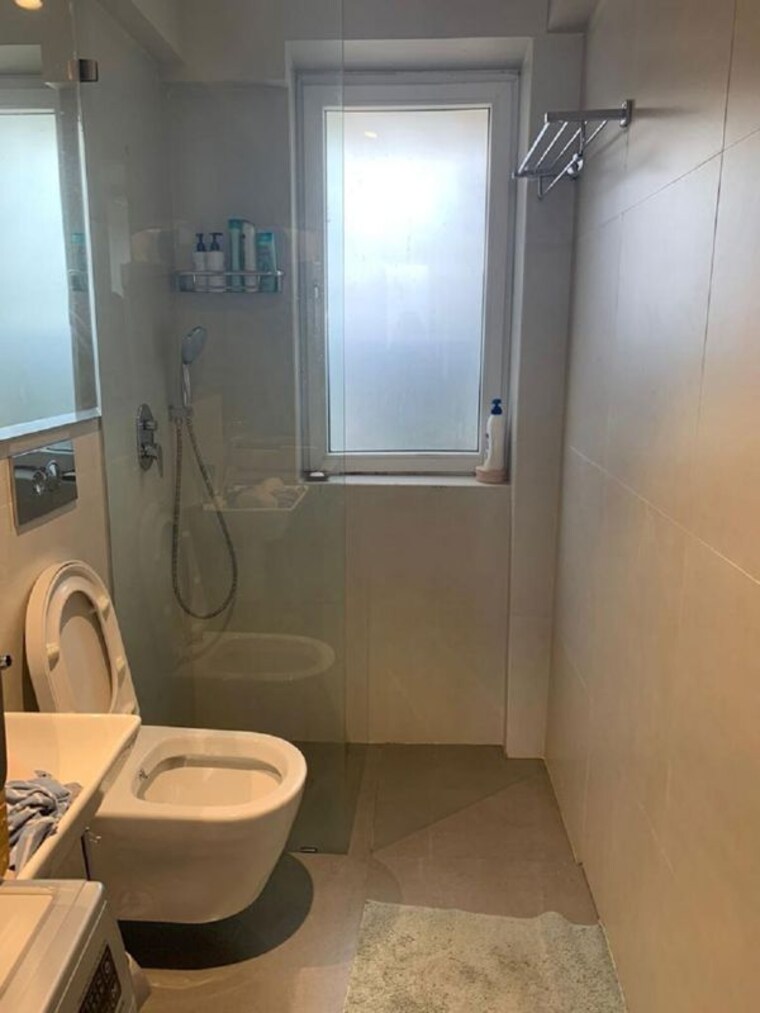 Bathroom, bandra west 1 Bedroom 500 Sq.Ft. Apartment In Bandra West Mumbai 10581778