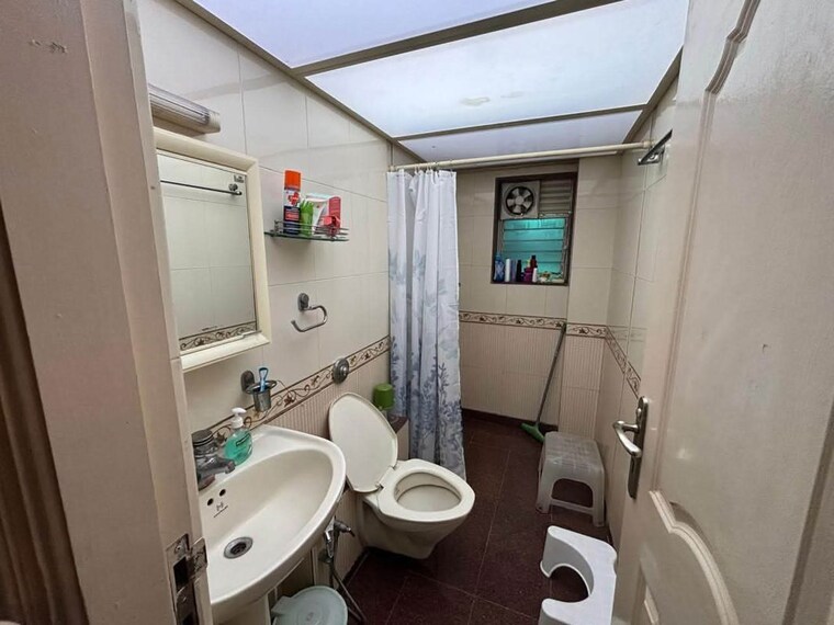 Bathroom, saptrishi-juhu-serene 2 Bedroom 1200 Sq.Ft. Apartment In Dn Nagar Mumbai 10581774