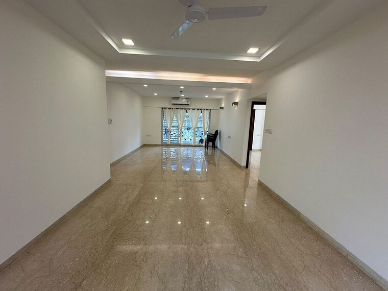 Room, khar west 3 Bedroom 1100 Sq.Ft. Apartment In Khar West Mumbai 10581785