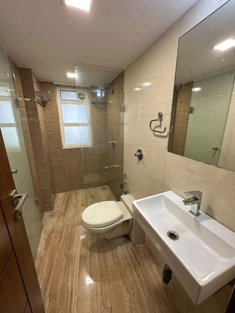 Bathroom, khar west 3 Bedroom 1100 Sq.Ft. Apartment In Khar West Mumbai 10581785
